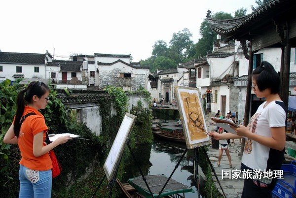 　　9月13日，座落在婺源縣秋口鎮(zhèn)李坑村“小橋、流水、人家”創(chuàng)作寫生基地的李坑章文灑店農(nóng)家樂。